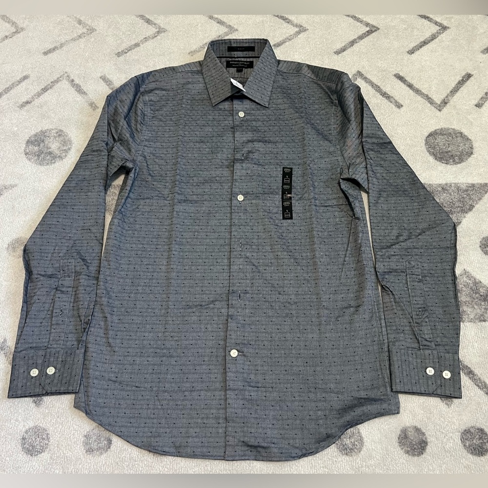 Brand New Banana republic dress shirt (men, small)